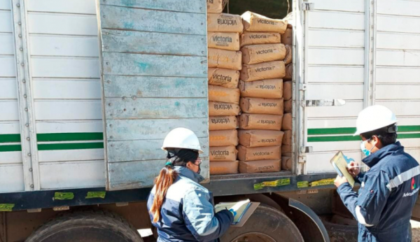 Aduana De Bolivia Incauta Toneladas De Harina Y Bebidas Alcoh Licas