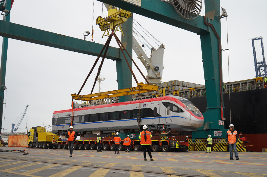 Dp World San Antonio Desembarca Flota Restante De Trenes Para Servicio