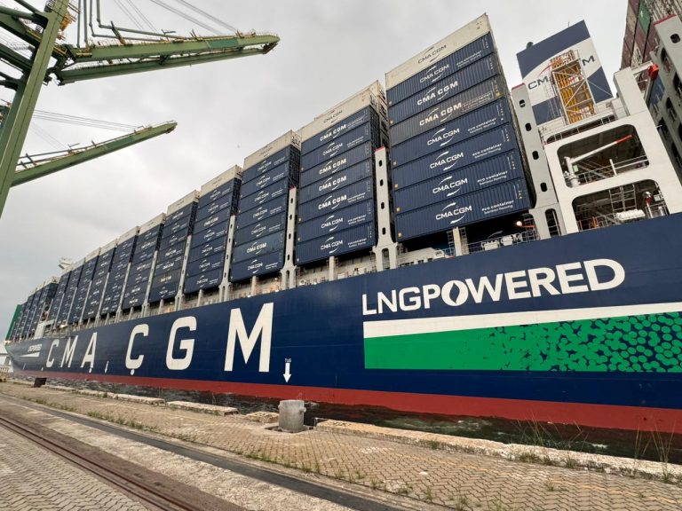 CMA CGM Bahia Se Convierte En El Primer Portacontenedores Propulsado