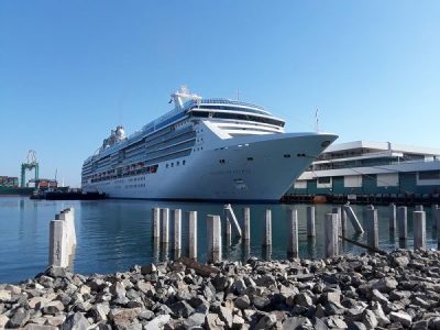 Línea de cruceros debe alterar dos itinerarios mundiales por crisis de seguridad en el Mar Rojo