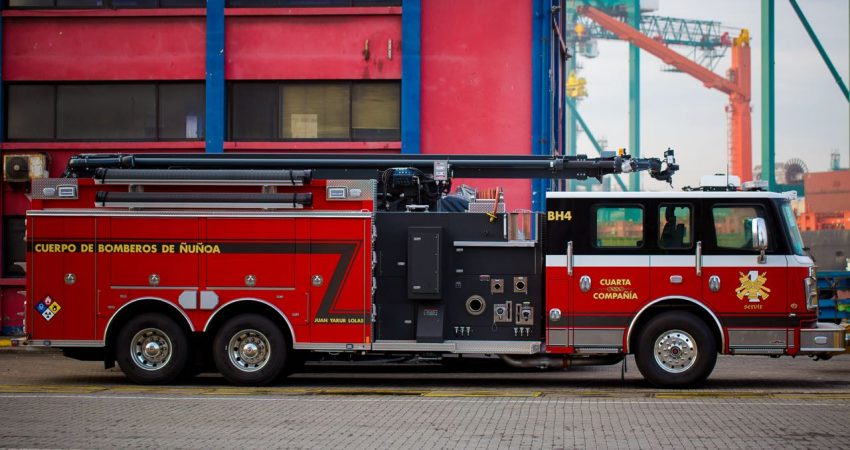 Deseo Bibliografía perderse Galería] El carro de bomberos más moderno de Chile y su llegada al Puerto  de San Antonio - PortalPortuario