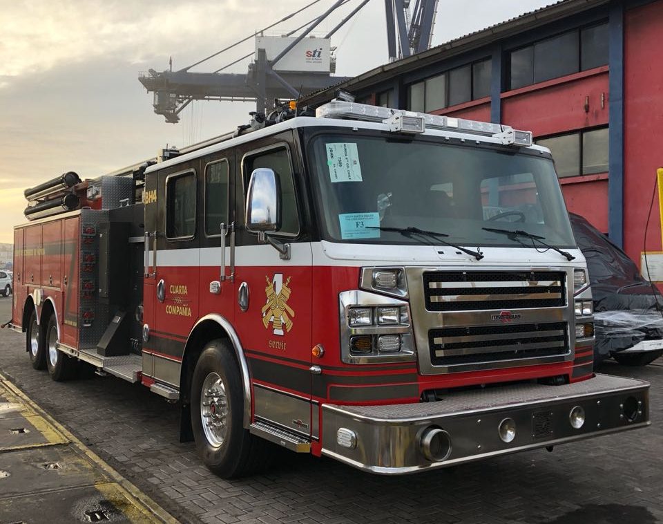 Carro de bomberos más moderno de arriba al Puerto de San Antonio -