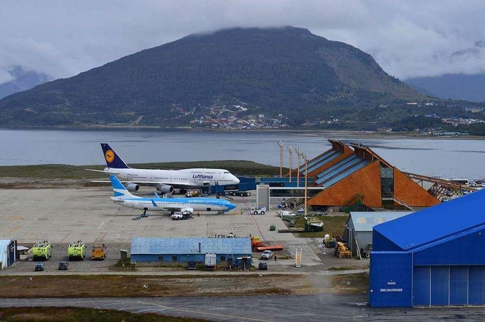 Паром в аргентину. Аэропорт Ушуайя. Аэропорт Ушуайя Аргентина. Ushuaia – Malvinas Argentinas International Airport. Ушуайя аэропорт ICAO.