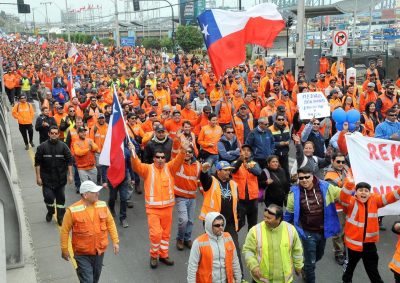 Portuarios paralizarán puertos chilenos durante tres turnos tras no alcanzar acuerdos con Gobierno