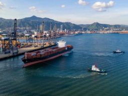 Hapag-Lloyd habría presentado oferta para adquirir a ZIM