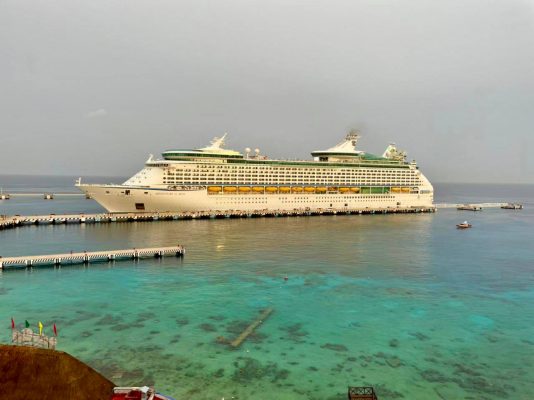 Compañías de cruceros se quejan por impuesto que planea cobrar México a turistas que toquen sus puertos