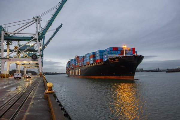 Estados Unidos: Puerto de Portland dejará de mover contenedores desde octubre
