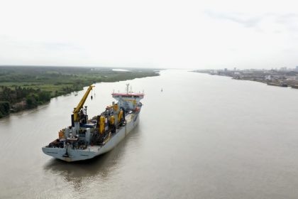 Colombia adjudica licitación para compra de draga que ayudará a mantener navegabilidad del río Magdalena