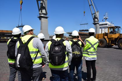 Estudiantes de Curso de Transporte de Carga Fragmentada visitaron Talcahuano Terminal Portuario