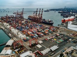 Perú: Llaman a modernizar y fortalecer puertos y carreteras para consolidar corredores logísticos