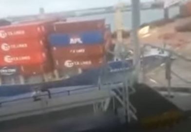 Video: Buque feeder estrella su proa contra muelle en Puerto de Taichung