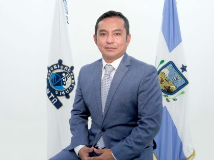 Walther Villao Vera asume como gerente titular de la Autoridad Portuaria de Manta