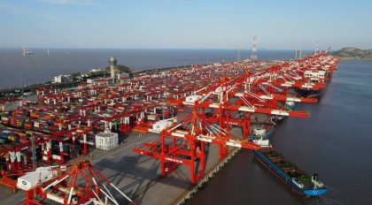 Puerto de Yangshan destaca como el más eficiente del este de Asia