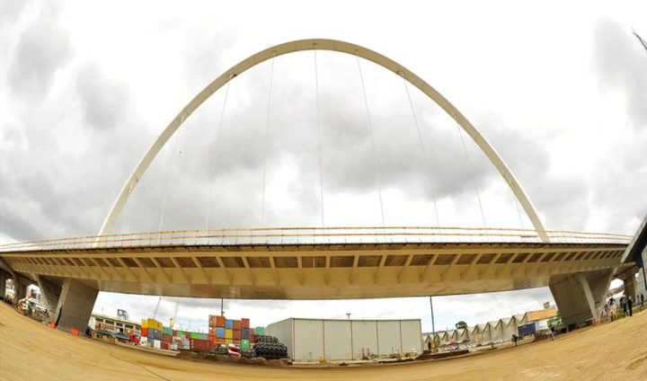 Viaducto de dos kilómetros del Puerto de Montevideo alcanza 95% de avance