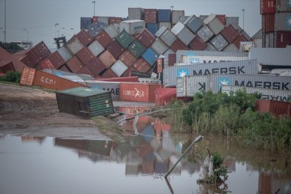 Sudáfrica: Puerto de Durban enfrenta la acumulación de 8 mil contenedores ante inundaciones