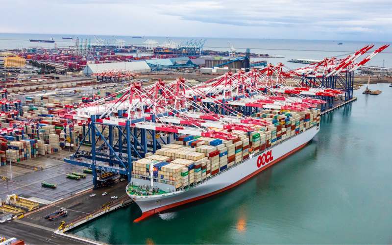 Operaciones portuarias de la costa oeste de Estados Unidos mejoran pese a actuar 
