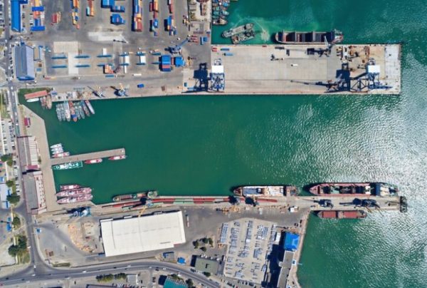 Magnate ruso demanda USD 14 mil millones por sus participaciones en operadores portuarios