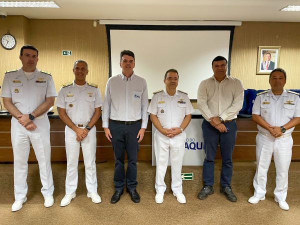 Porto do Itaqui recebe autoridades da Marinha