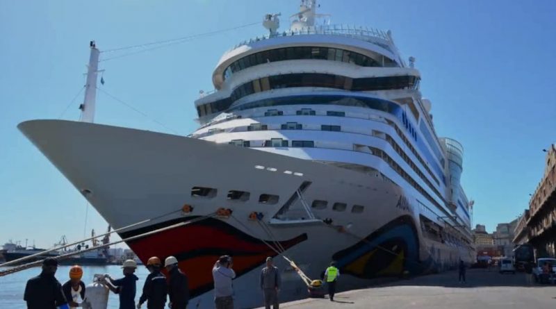 Uruguay Buque De Aida Cruises Arriba Al Puerto De Montevideo Portalportuario