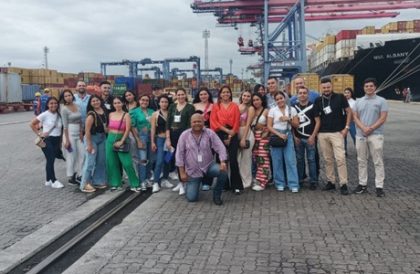 Puerto de Río de Janeiro recibe visita de cónsul y universitarios de Colombia