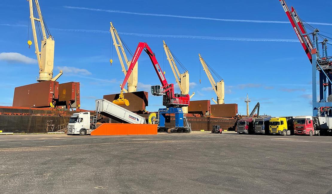 Primera grúa portuaria de Estonia con potencia dual comienza a operar