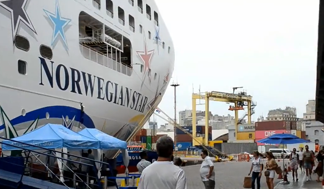 Volverse cartel Relacionado Uruguay: Norwegian Star arriba al Puerto de Montevideo con más de 2 mil  pasajeros - PortalPortuario
