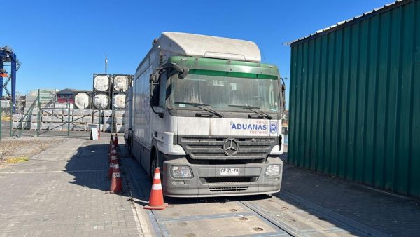 Dirigente portuario acusa que camión escáner de Aduanas en San Antonio 