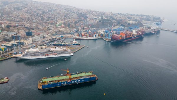 Ejecutivo portuario de Valparaíso dice que capacidad de la zona central de Chile alcanza para competir con puertos peruanos