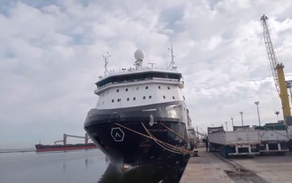 Uruguay: Buque desembarca más de 10 mil toneladas de kril antártico en el Puerto de Montevideo
