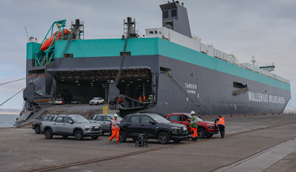 Perú: Puerto de Paracas recibe 1.500 vehículos y maquinarias procedentes de Panamá