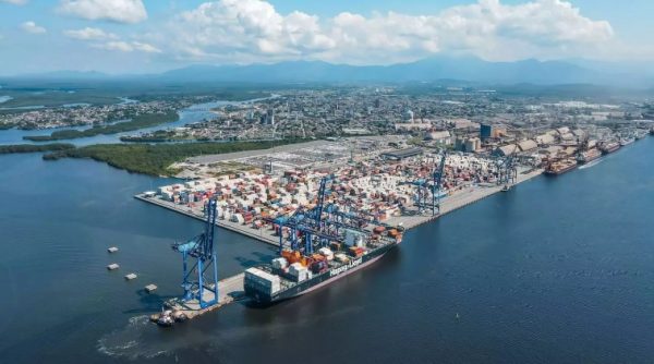 Portos do Paraná registra crescimento de 15% nas movimentações para exportação em 10 meses