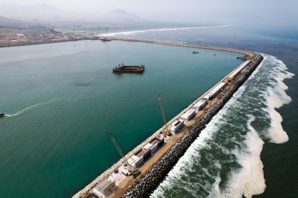 Perú: Rompeolas del Terminal Portuario de Chancay evidencia daños por marejadas
