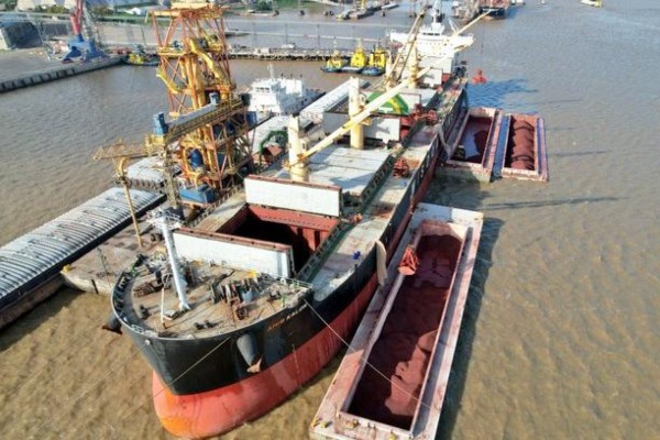 Embarques de hierro desde Puerto Nueva Palmira en 2023 llegarán a 300 mil toneladas