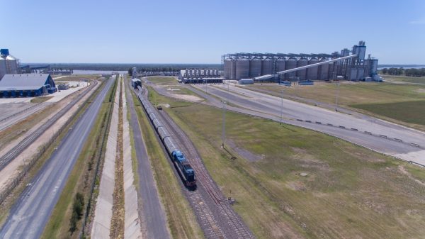 Argentina: Inauguran 13 desvíos ferroviarios que permitirán aumentar la carga transportada por tren