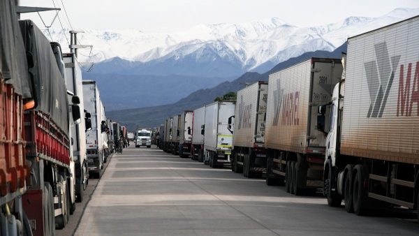 Llaman a cambiar protocolos de funcionamiento del paso Los Libertadores en beneficio del transporte de carga