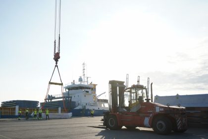 Port Tarragona carga 164 piezas para un finger de pasarelas con destino a Marruecos