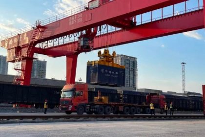 Servicio ferroviario-marítimo internacional de China gestiona 300.000 contenedores en 2024