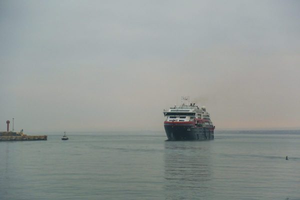 Roald Amundsen llegando al Puerto de Arica