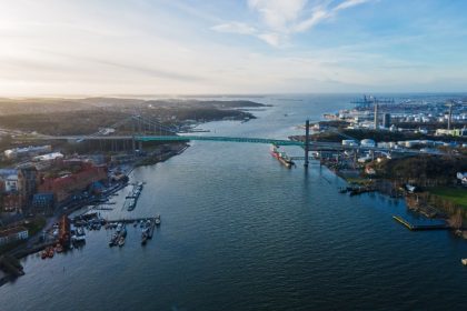 Lloyd's Register e Islas Marshall certifican libros de registro electrónicos Helm Connect