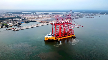 Ecuador: Terminal Marítimo de Puerto Bolívar recibe 5 grúas procedentes de Japón