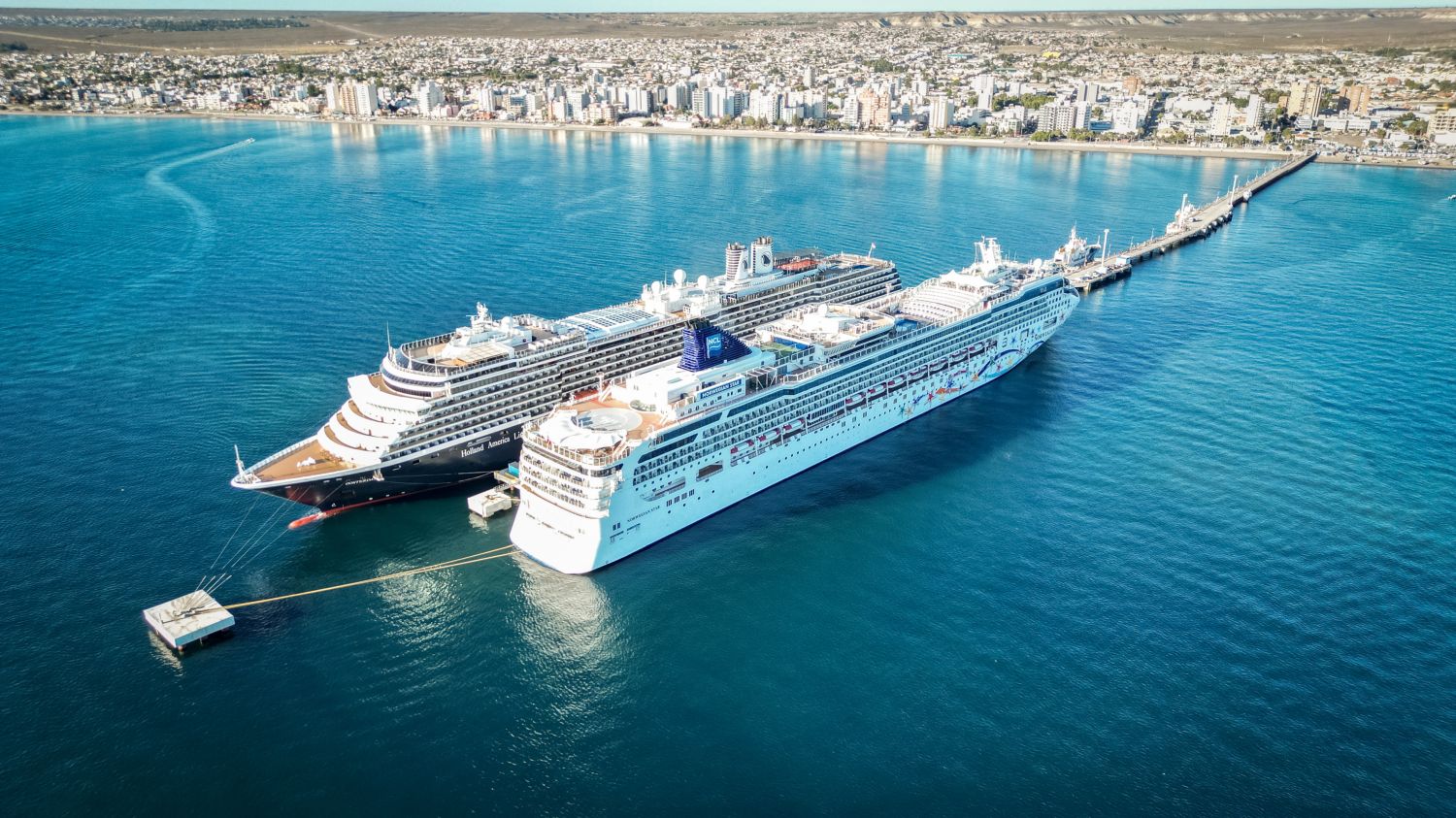 Puerto Madryn recibe primera escala doble de cruceros de la temporada