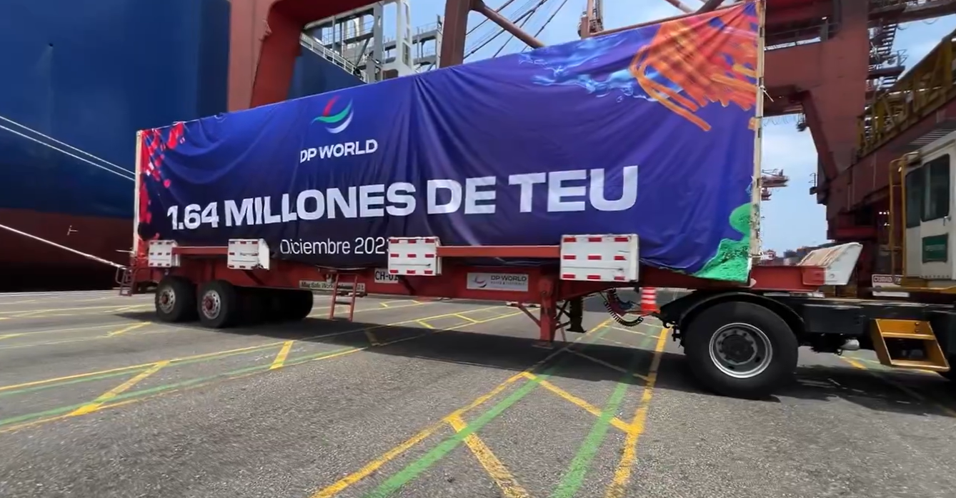 Perú: DP World Callao Establece Récord Anual En Movimientos De TEU Para ...