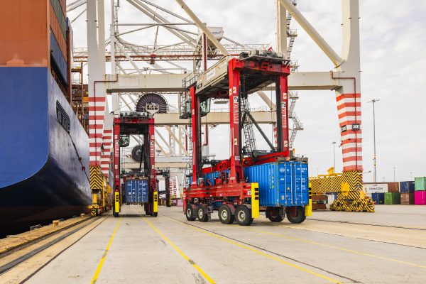 Kalmar entregará 20 straddle carriers híbridos a Terminal Cuenca del Plata del Puerto de Montevideo