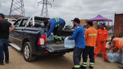 Trabajadores de Puerto Panul entregan ayuda a damnificados por mega incendio