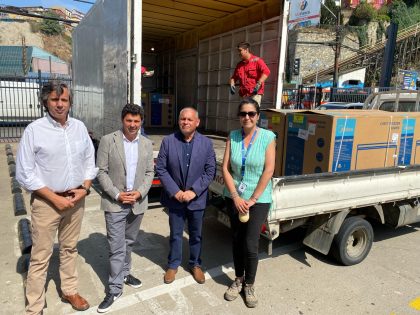 Puerto Valparaíso entrega congeladores a Gobierno Regional para ollas comunes de Viña del Mar y Quilpué