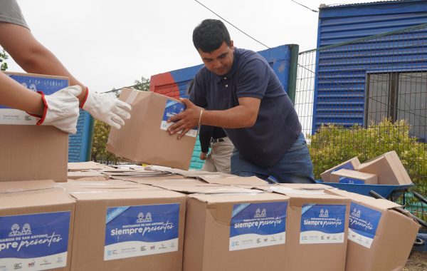 Empresas del sector portuario de San Antonio entregan aportes a damnificados de megaincendio de Valparaíso