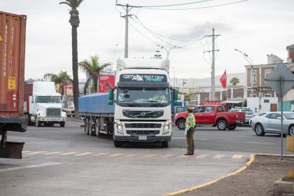 Puerto de Arica monitorea flujo de camiones tras apertura de 24 horas de pasos fronterizos con Bolivia
