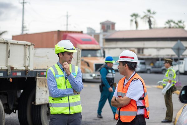 Operativo de educación y fiscalización seguridad ingreso del Puerto de Arica