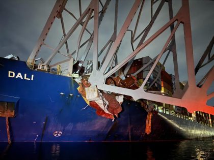 Maersk suspende sus servicios al Puerto de Baltimore tras colapso de puente