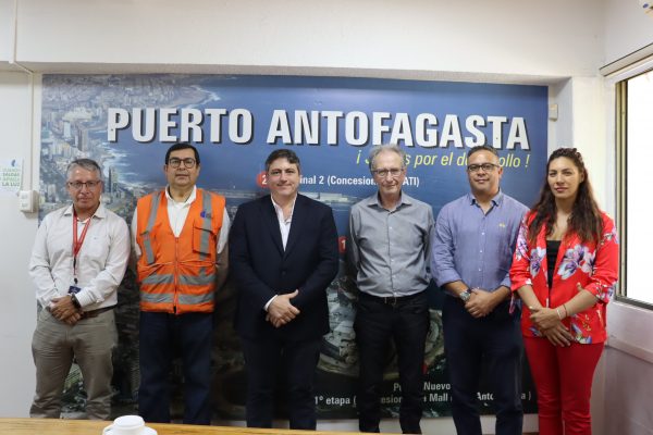 Puerto Antofagasta recibe visita del senador argentino Francisco Paoltroni